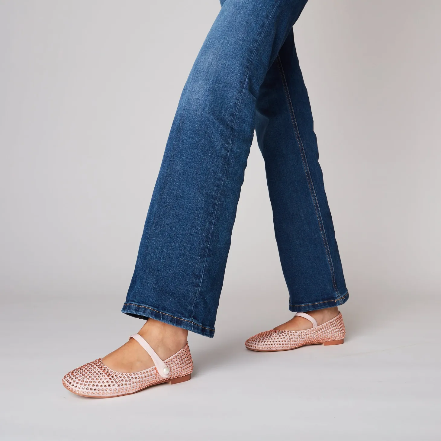 Ballerina Eden in pelle con strass colore cipria