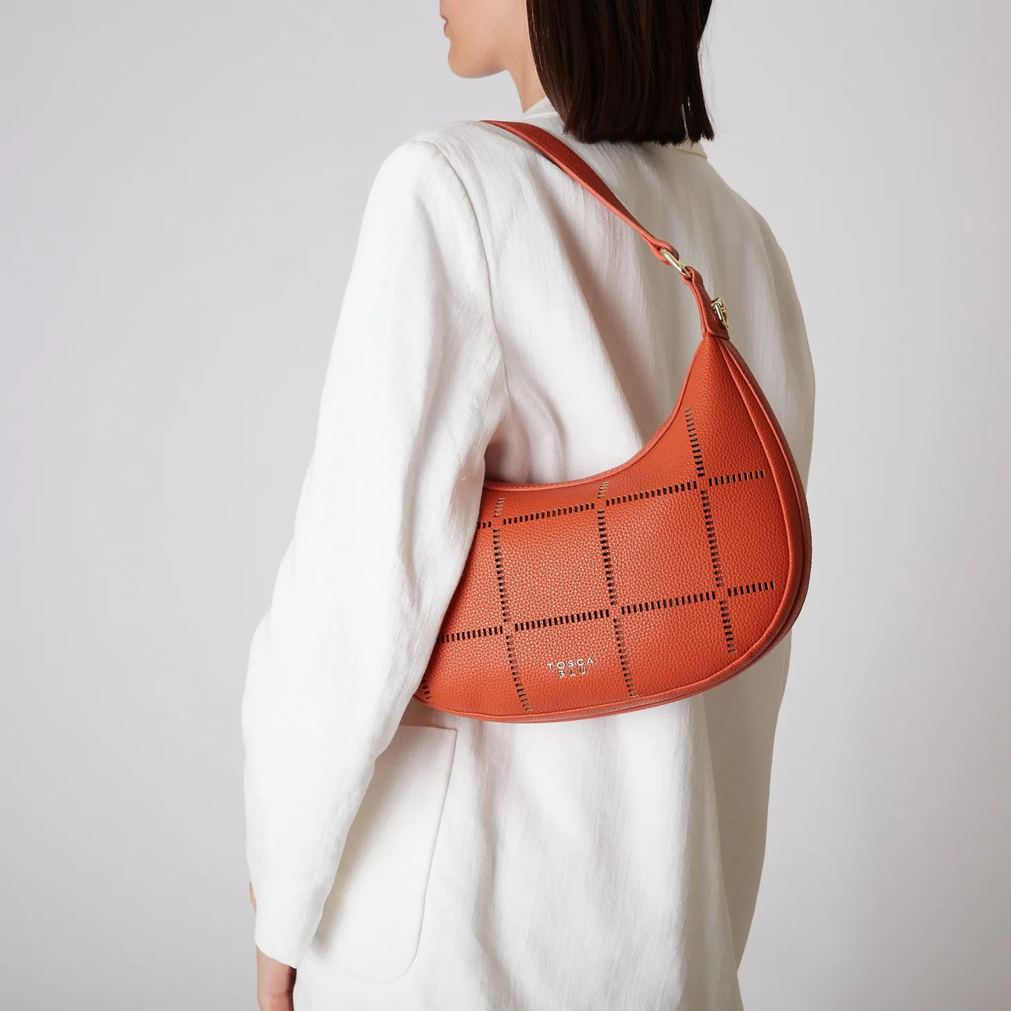 BORSA MEZZALUNA CAORLE CON TRACOLLA COLORE CUOIO
