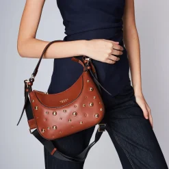 Borsa piccola con borchie Betty colore cuoio