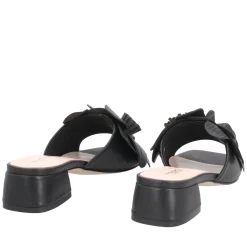 Sandalo Paloma in pelle con fiore colore nero