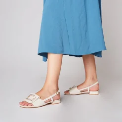 Slingback Nancy in pelle con accessorio colore avorio
