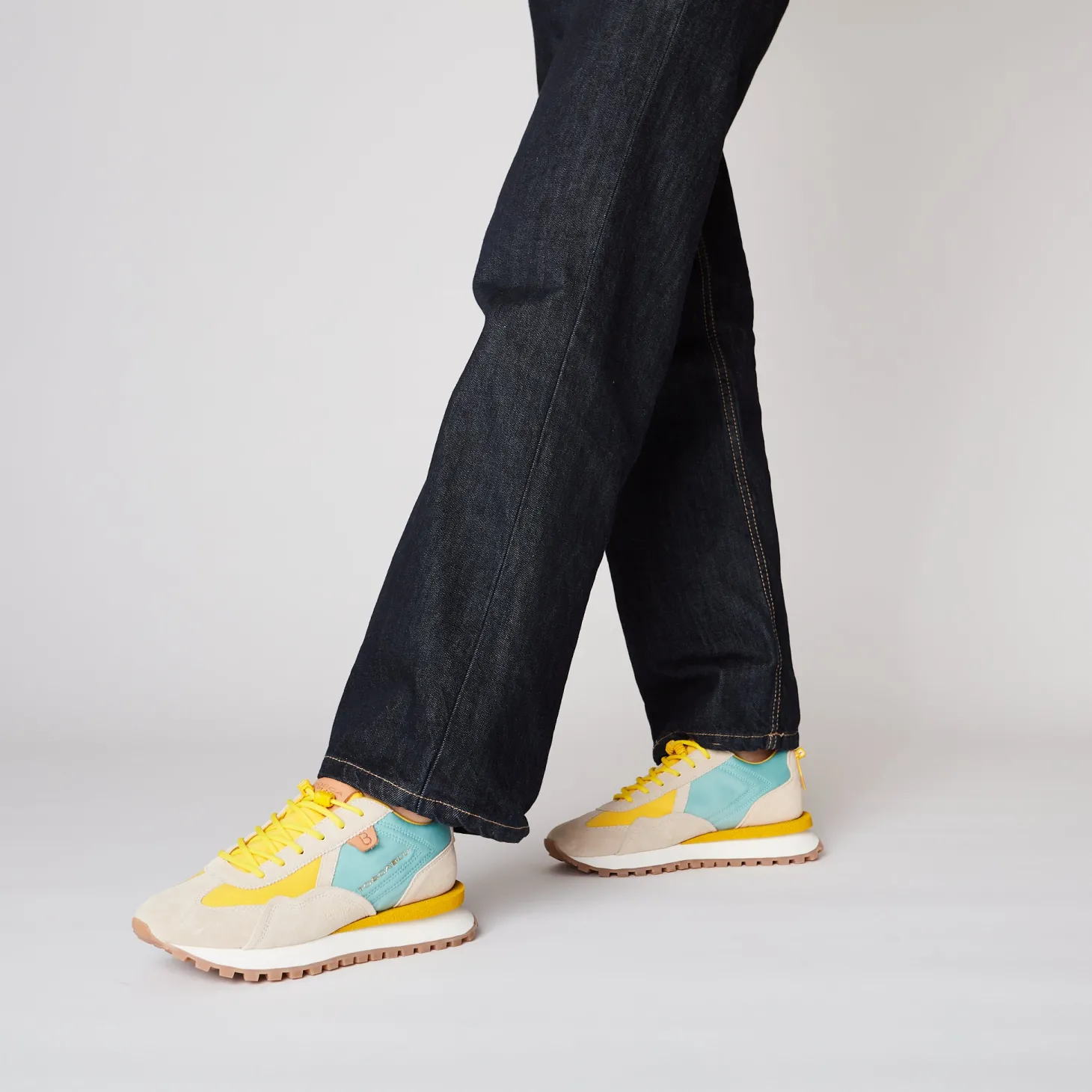 Sneaker Blossom in pelle scamosciata colore azzurro/giallo