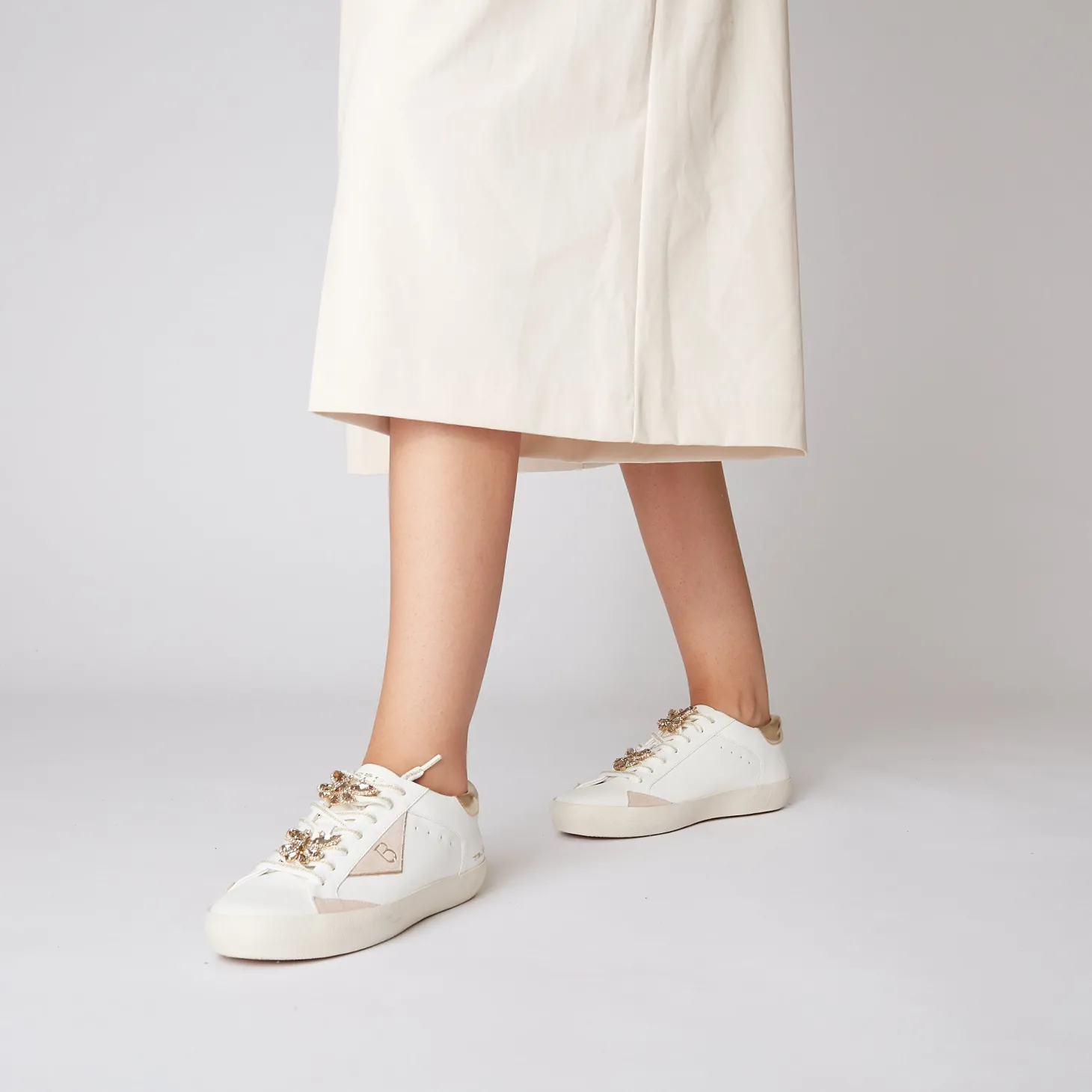 SNEAKER SIRIUS CON FARFALLE GIOIELLO COLORE LATTE/ORO